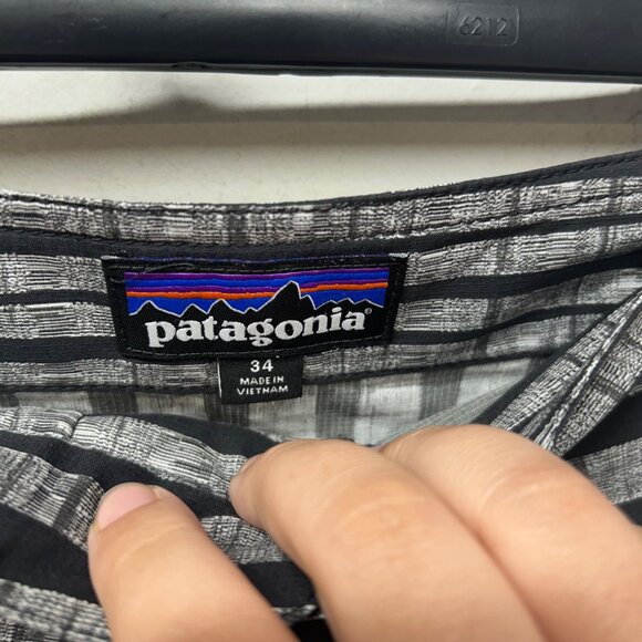 Patagonia Striped Board Shorts With Drawstring Waist & Zippered Pocket Black/Gra - Picture 2 of 8